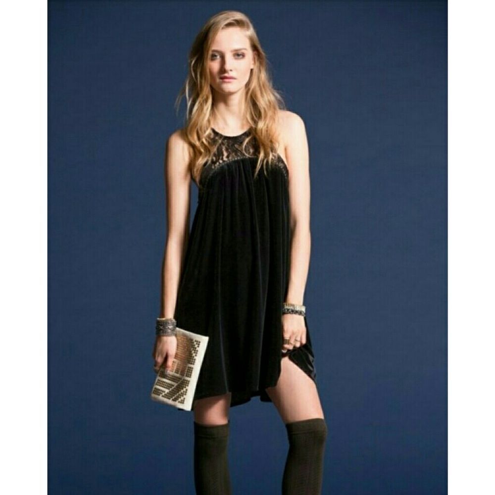 Urban Outfitters - Ecoté Velvet Lace Studd…